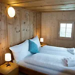 For 10 People Right On Slopes Шале Ленцерхайде